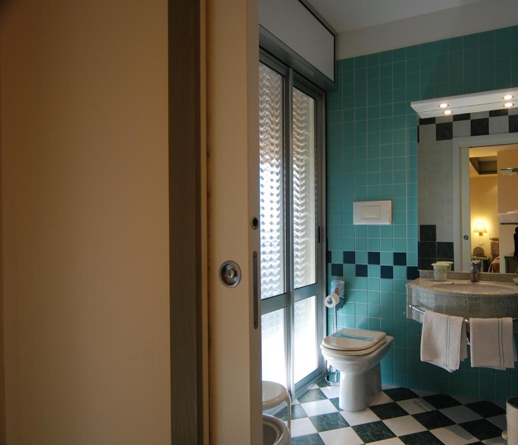 Hotel Montecarlo Lido di Jesolo Bilik gambar